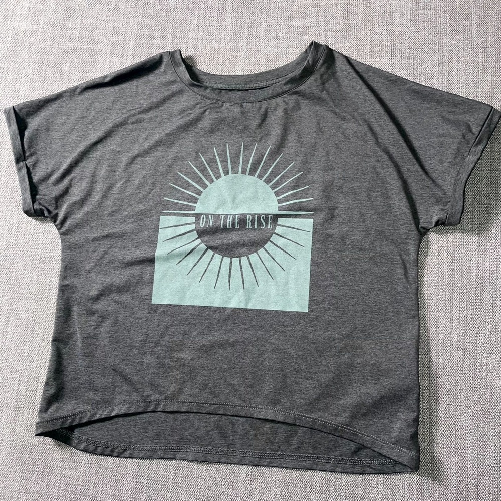 Runway Cropped T Shirt Womens Heather Gray Stretch Graphic Print On The Rise